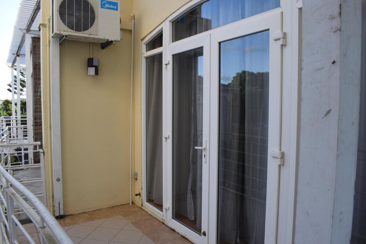 Ocean Drive Studio - Opposite The Beach Grand-Baie Kültér fotó